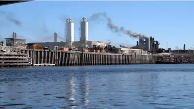 NY officials tell frustrated Greenpointers that 'acrid' asphalt plant fumes will be reduced