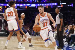 Knicks sign Matt Ryan, Alex Len to compete for roster spots