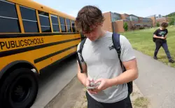 Massachusetts Senate Democrats advancing ‘bell-to-bell’ cellphone ban in schools